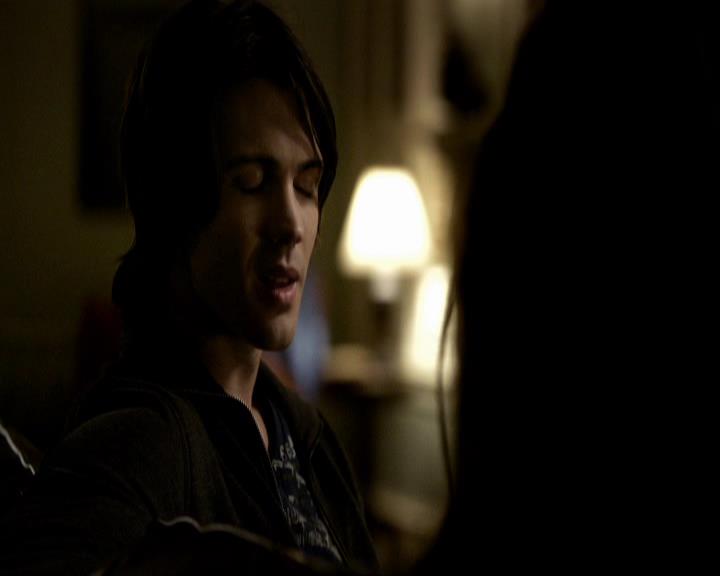 VampireDiariesWorld_dot_org-116ThereGoesTheNeighbourhood0987.jpg