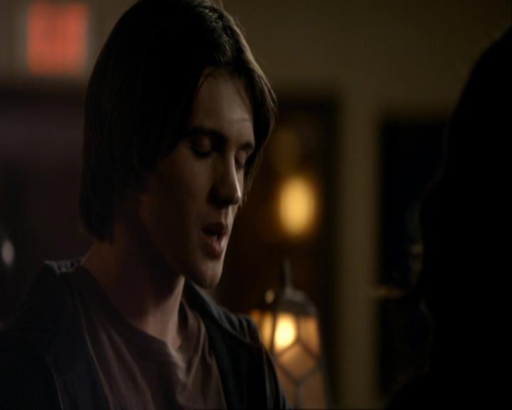 VampireDiariesWorld_dot_org-117LetTheRightOneIn0730.jpg