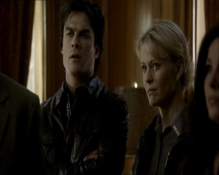 VampireDiariesWorld_dot_org-118UnderControl0304.jpg