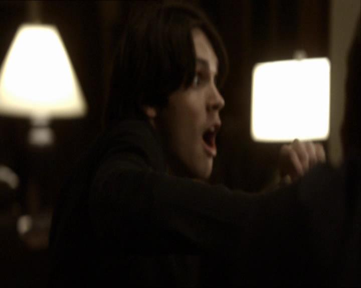 VampireDiariesWorld_dot_org-118UnderControl0414.jpg