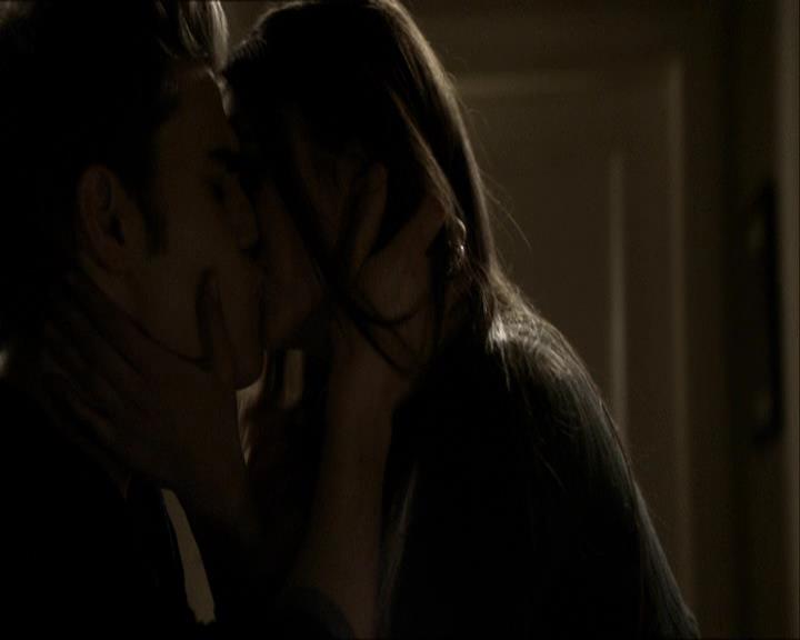 VampireDiariesWorld_dot_org-118UnderControl0506.jpg