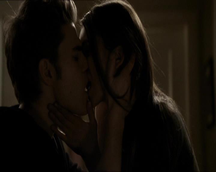 VampireDiariesWorld_dot_org-118UnderControl0507.jpg