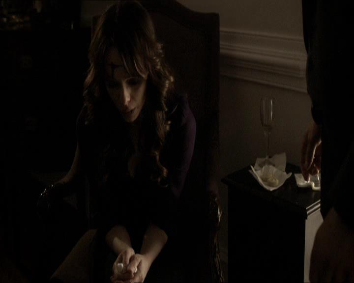 VampireDiariesWorld_dot_org-118UnderControl1527.jpg