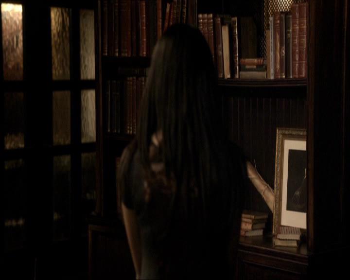 VampireDiariesWorld_dot_org-121Isobel1447.jpg