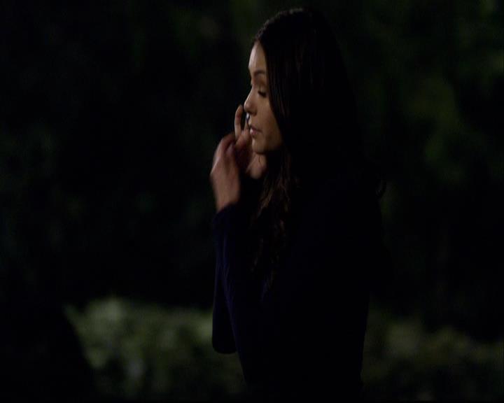 VampireDiariesWorld-dot-org_2x01TheReturn0033.jpg