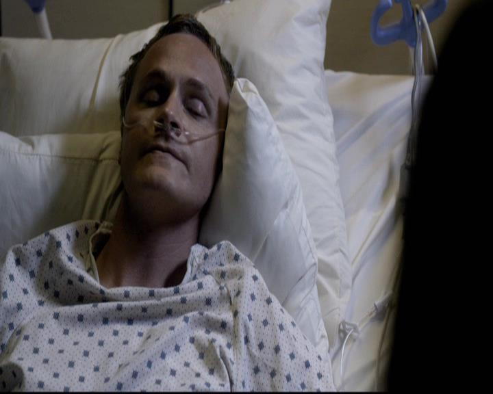 VampireDiariesWorld-dot-org_2x01TheReturn0819.jpg