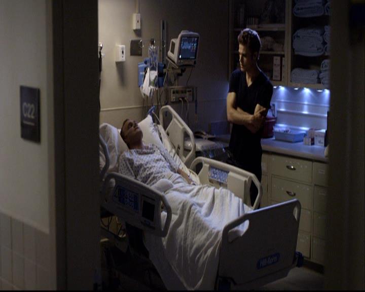 VampireDiariesWorld-dot-org_2x01TheReturn0826.jpg