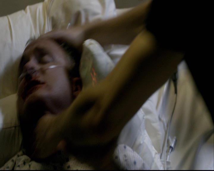 VampireDiariesWorld-dot-org_2x01TheReturn0859.jpg