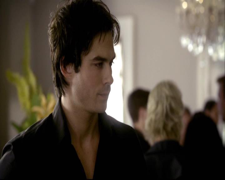 VampireDiariesWorld-dot-org_2x01TheReturn0886.jpg