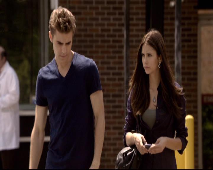 VampireDiariesWorld-dot-org_2x01TheReturn0919.jpg