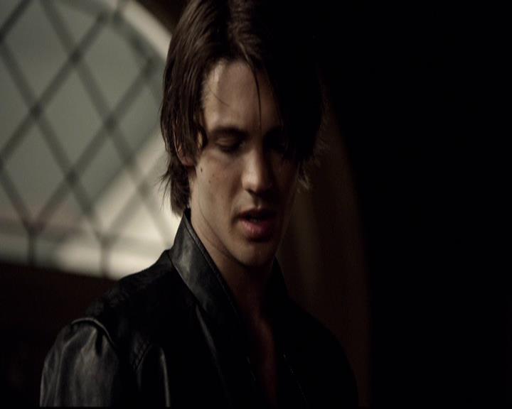 VampireDiariesWorld-dot-org_2x01TheReturn1319.jpg