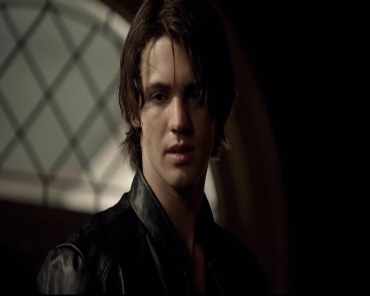 VampireDiariesWorld-dot-org_2x01TheReturn1320.jpg