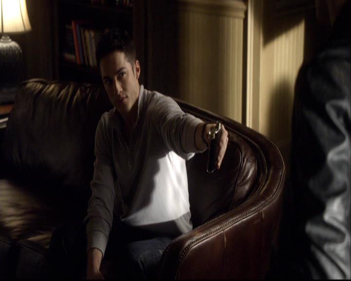 VampireDiariesWorld-dot-org_2x01TheReturn1359.jpg