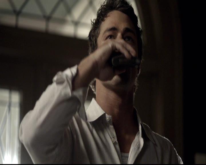 VampireDiariesWorld-dot-org_2x01TheReturn1387.jpg