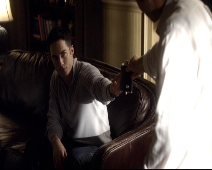 VampireDiariesWorld-dot-org_2x01TheReturn1392.jpg