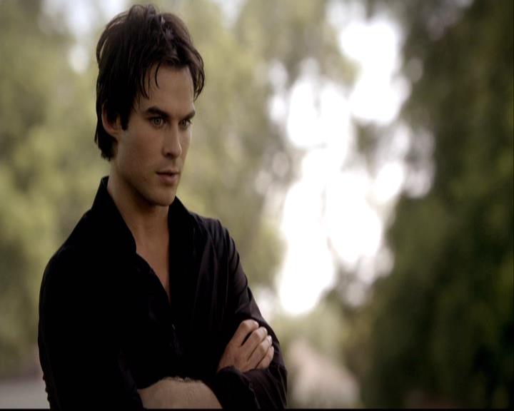 VampireDiariesWorld-dot-org_2x01TheReturn1539.jpg