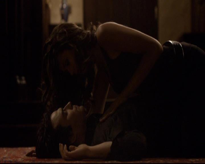 VampireDiariesWorld-dot-org_2x01TheReturn1799.jpg