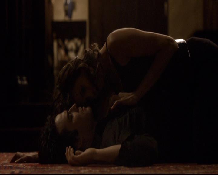 VampireDiariesWorld-dot-org_2x01TheReturn1802.jpg