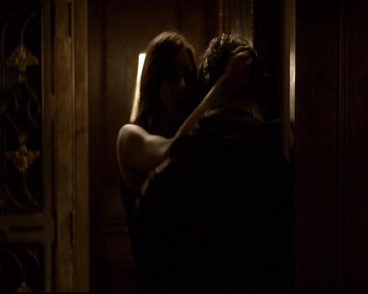 VampireDiariesWorld-dot-org_2x01TheReturn1824.jpg