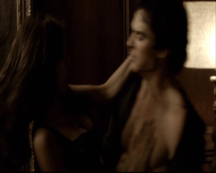 VampireDiariesWorld-dot-org_2x01TheReturn1825.jpg