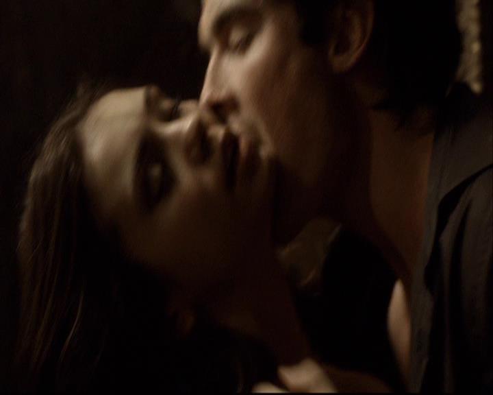 VampireDiariesWorld-dot-org_2x01TheReturn1830.jpg