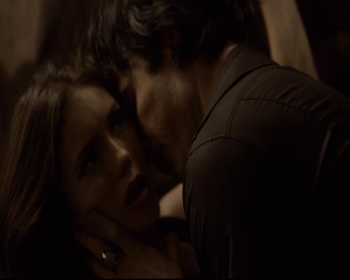 VampireDiariesWorld-dot-org_2x01TheReturn1836.jpg