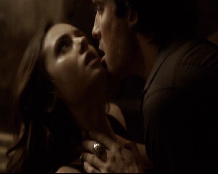 VampireDiariesWorld-dot-org_2x01TheReturn1838.jpg