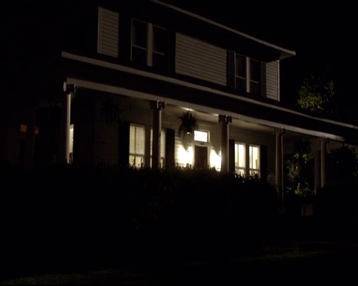 VampireDiariesWorld-dot-org_2x01TheReturn1911.jpg