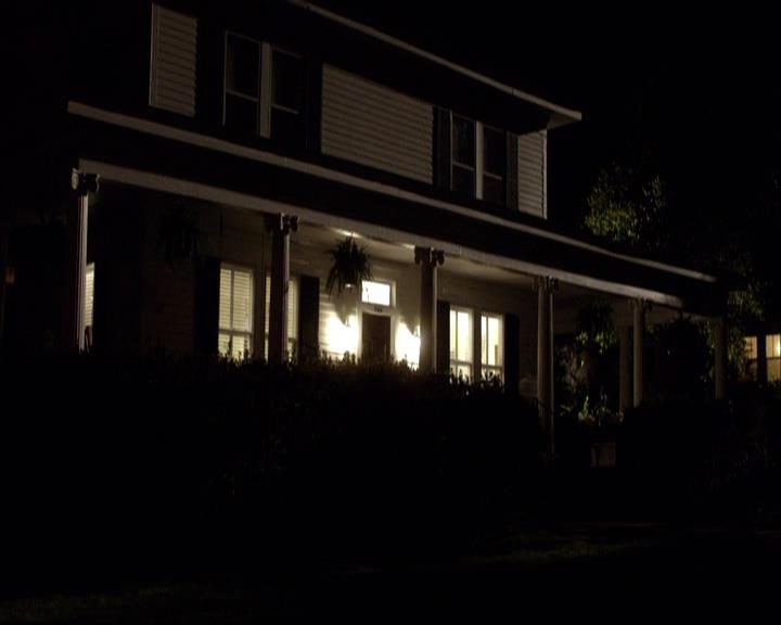 VampireDiariesWorld-dot-org_2x01TheReturn1913.jpg