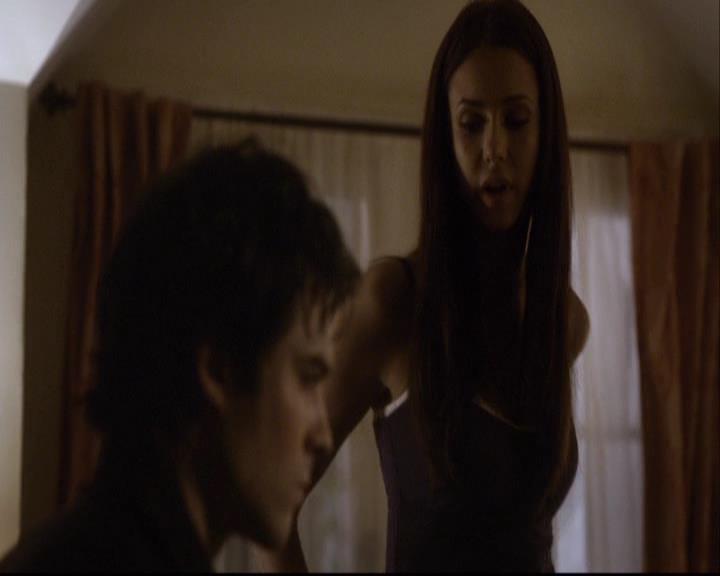 VampireDiariesWorld-dot-org_2x01TheReturn1935.jpg
