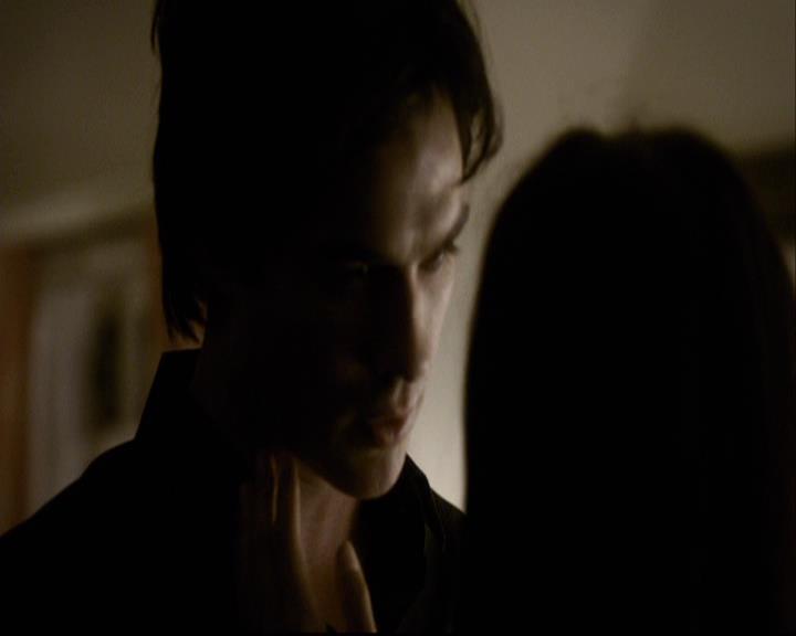 VampireDiariesWorld-dot-org_2x01TheReturn1990.jpg
