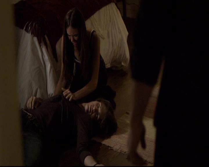 VampireDiariesWorld-dot-org_2x01TheReturn2027.jpg