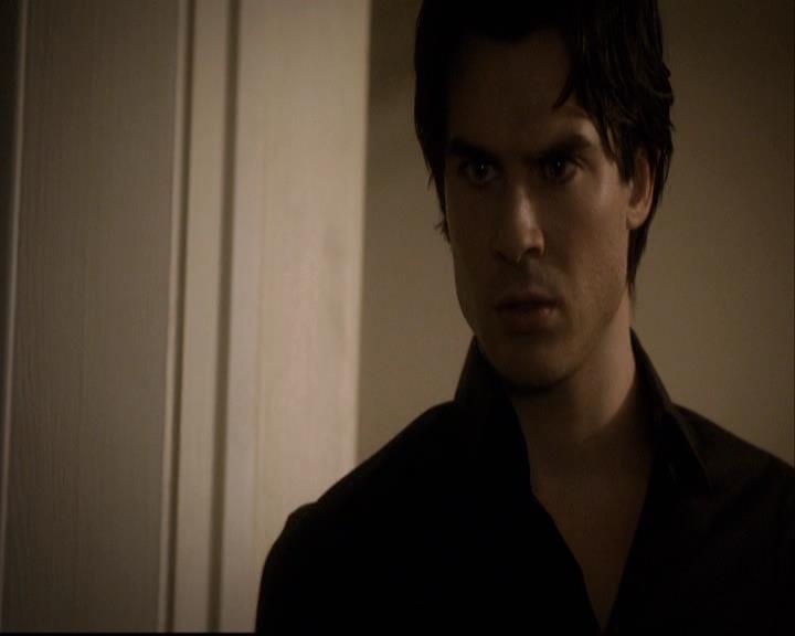 VampireDiariesWorld-dot-org_2x01TheReturn2037.jpg