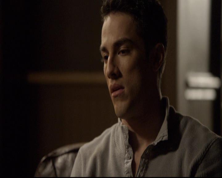 VampireDiariesWorld-dot-org_2x01TheReturn2085.jpg