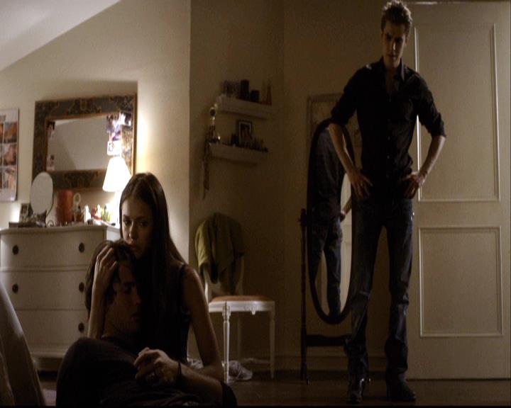 VampireDiariesWorld-dot-org_2x01TheReturn2102.jpg
