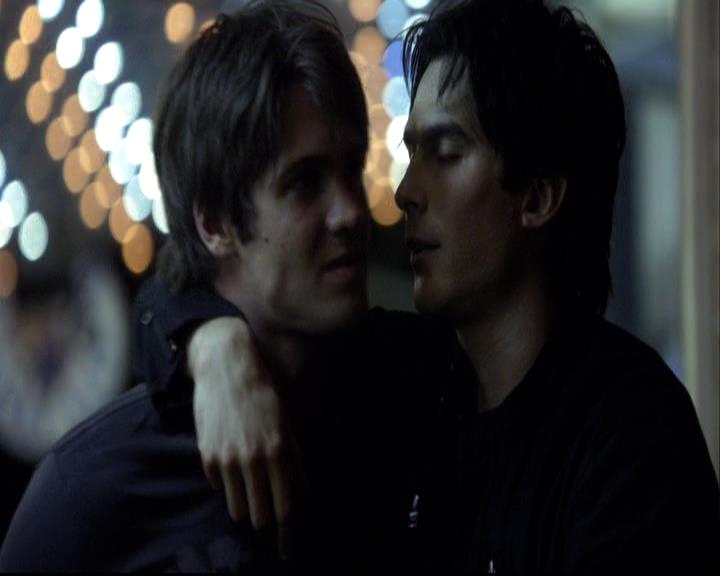 VampireDiariesWorld-dot-org_2x02BraveNewWorld0823.jpg