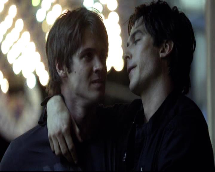 VampireDiariesWorld-dot-org_2x02BraveNewWorld0824.jpg