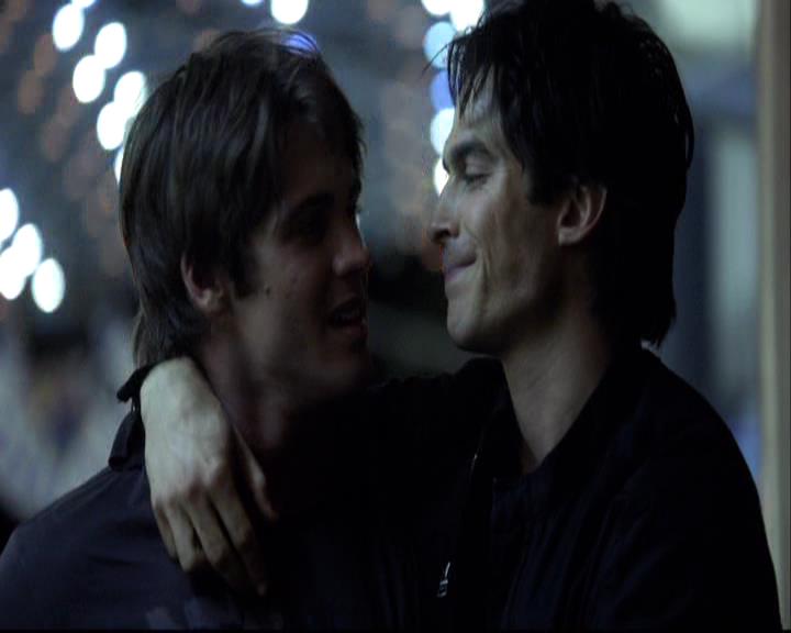 VampireDiariesWorld-dot-org_2x02BraveNewWorld0825.jpg