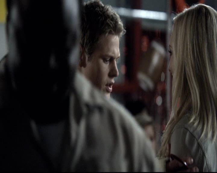 VampireDiariesWorld-dot-org_2x02BraveNewWorld1213.jpg