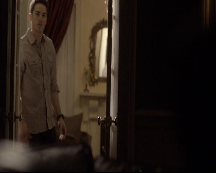 VampireDiariesWorld-dot-org_2x02BraveNewWorld1927.jpg