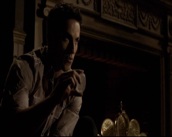 VampireDiariesWorld-dot-org_2x02BraveNewWorld1971.jpg