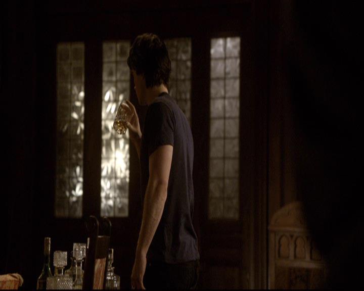 VampireDiariesWorld-dot-org_2x02BraveNewWorld1990.jpg