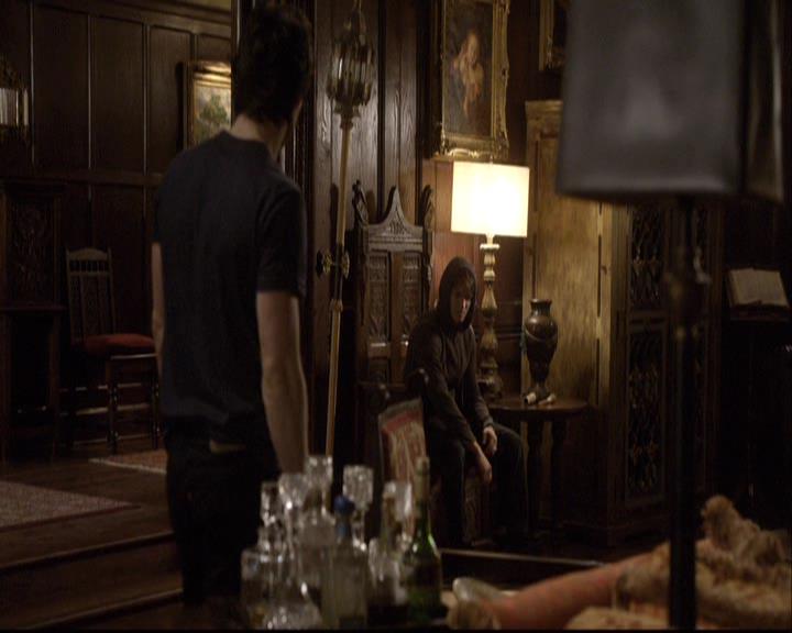 VampireDiariesWorld-dot-org_2x02BraveNewWorld2005.jpg