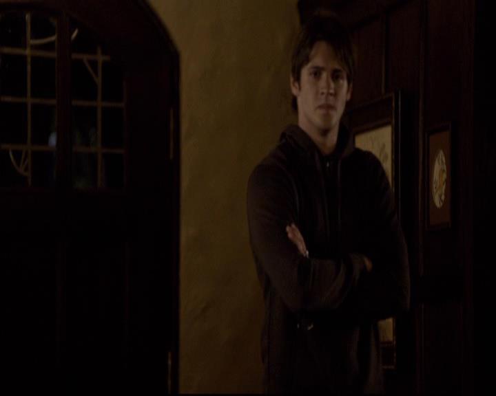 VampireDiariesWorld-dot-org_2x02BraveNewWorld2045.jpg