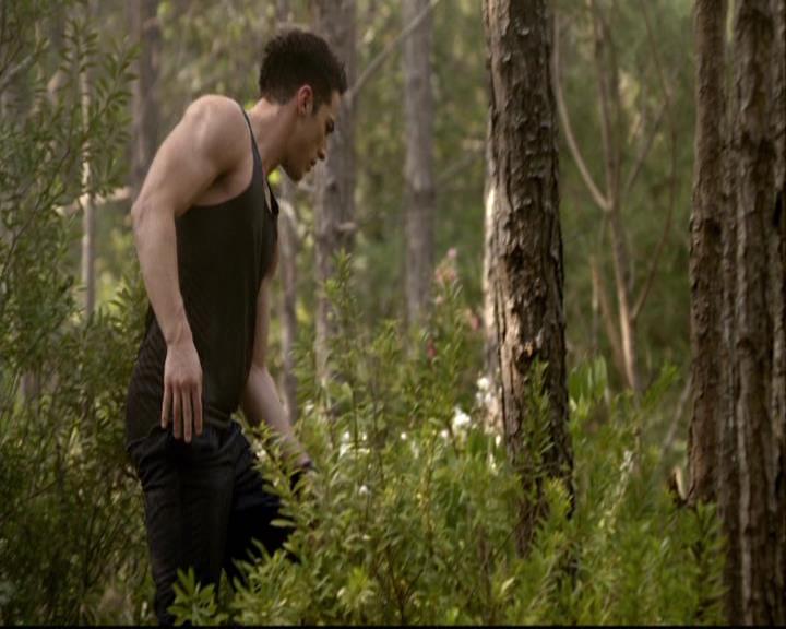 VampireDiariesWorld-dot-org_2x03BadMoonRising0090.jpg