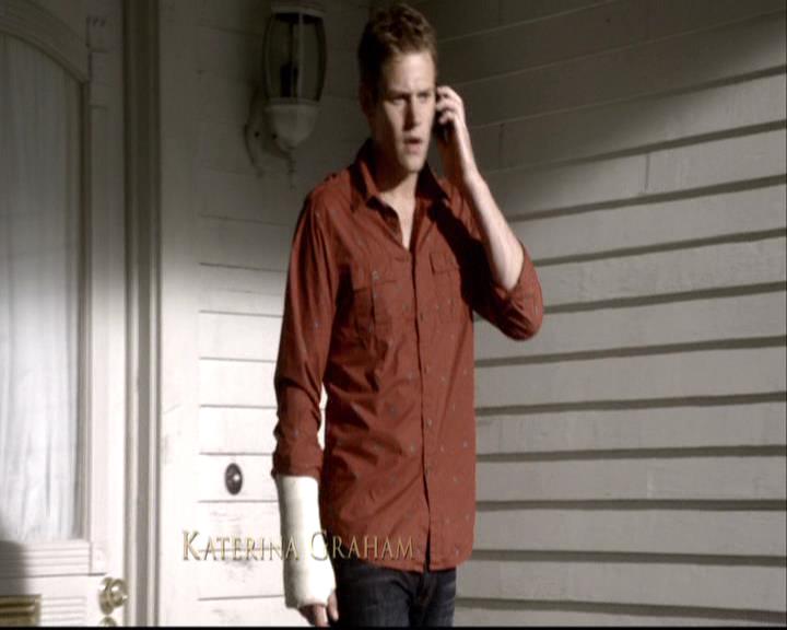 VampireDiariesWorld-dot-org_2x03BadMoonRising0186.jpg