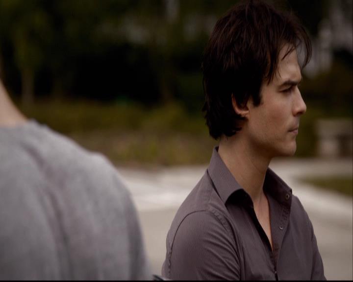 VampireDiariesWorld-dot-org_2x03BadMoonRising0327.jpg