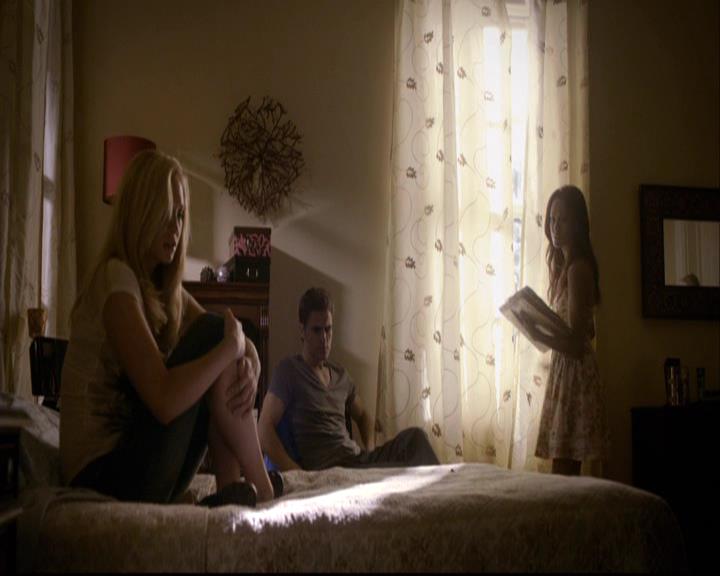 VampireDiariesWorld-dot-org_2x03BadMoonRising0528.jpg