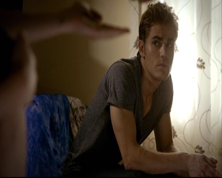 VampireDiariesWorld-dot-org_2x03BadMoonRising0549.jpg