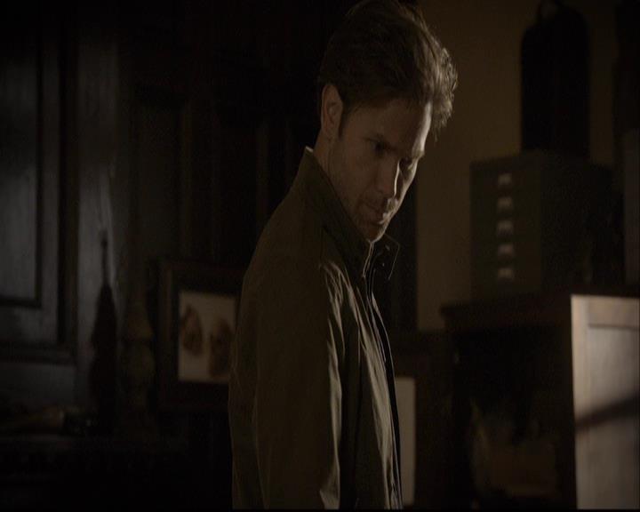 VampireDiariesWorld-dot-org_2x03BadMoonRising0654.jpg